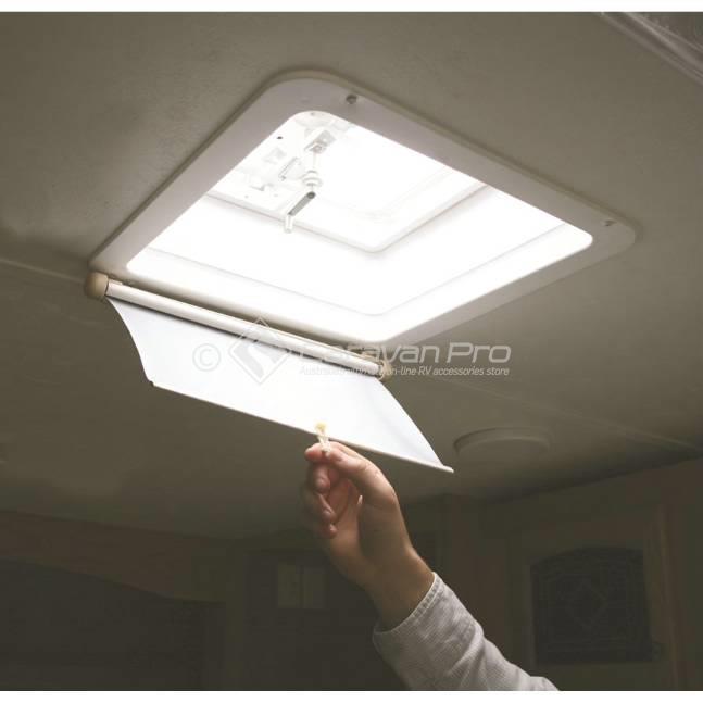 CAMCO RETRACTABLE ROOF HATCH BLIND